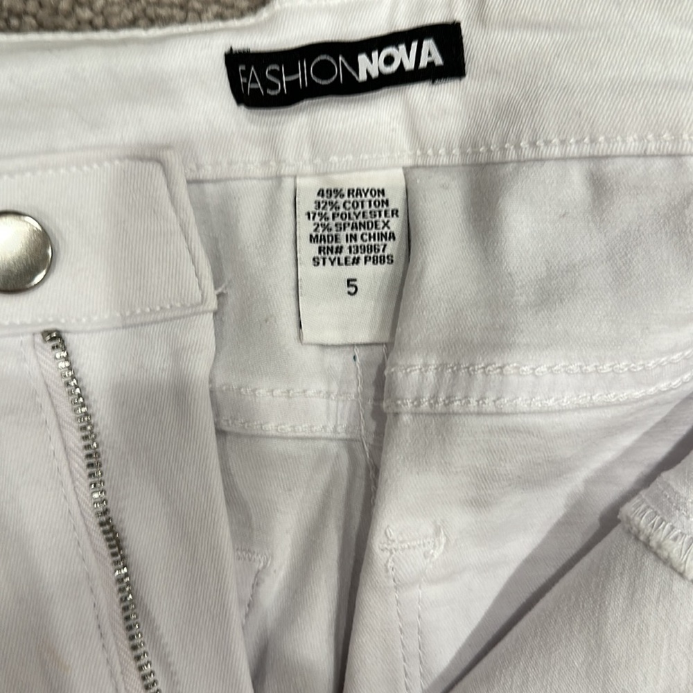 Fashion Nova High Rise White Skinny Jeans (5) - Picture 3 of 5